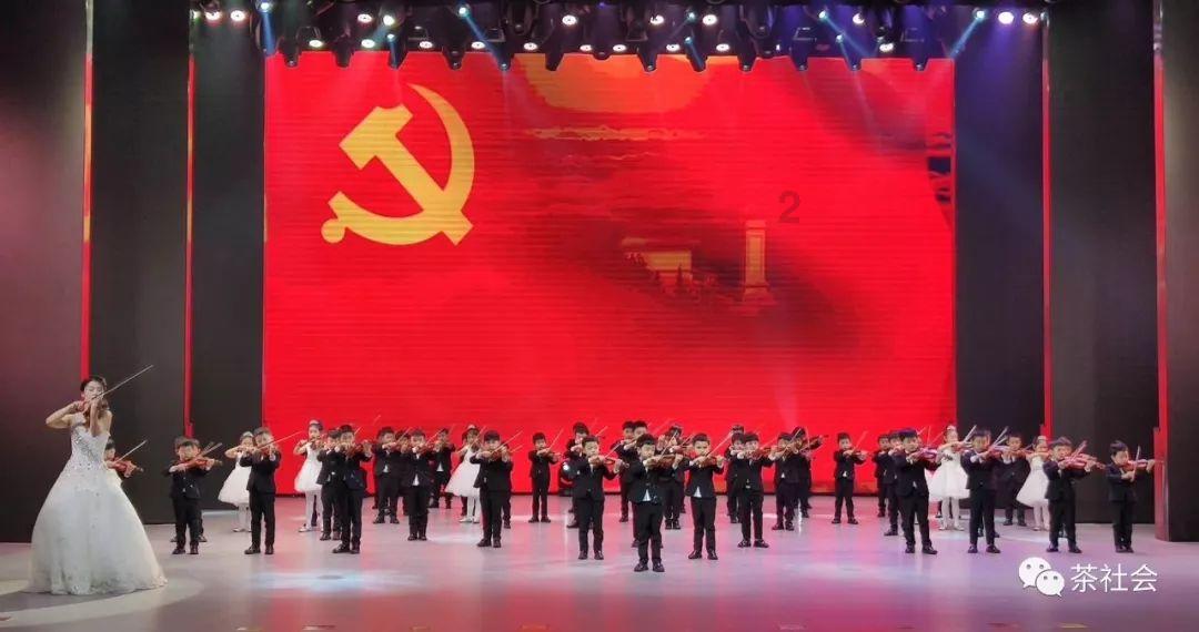 90后小伙想让鄂伦春族不再神秘